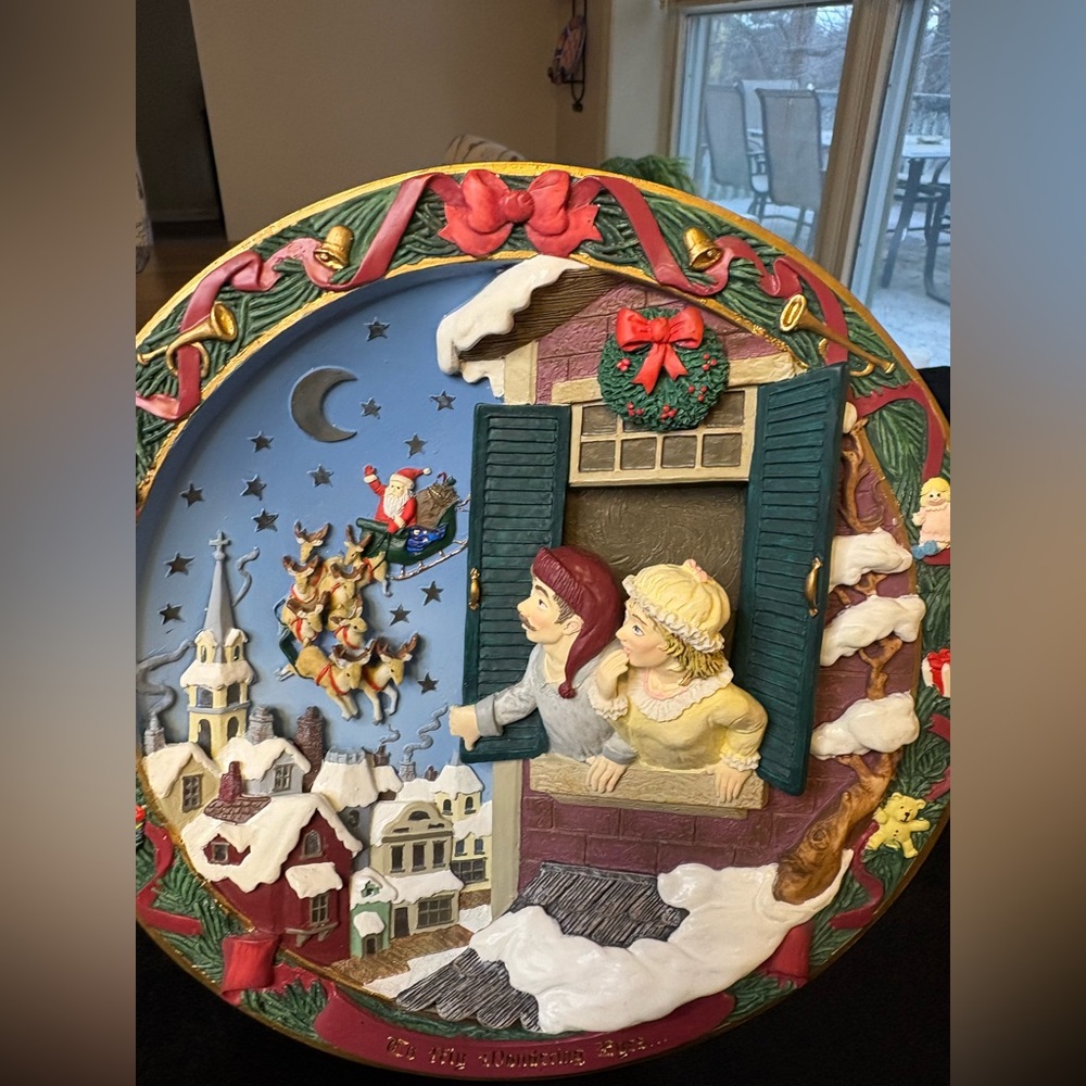 Bradford Exchange “ To My Wondering Eyes “ Lighted Christmas Plate - Picture 3 of 12